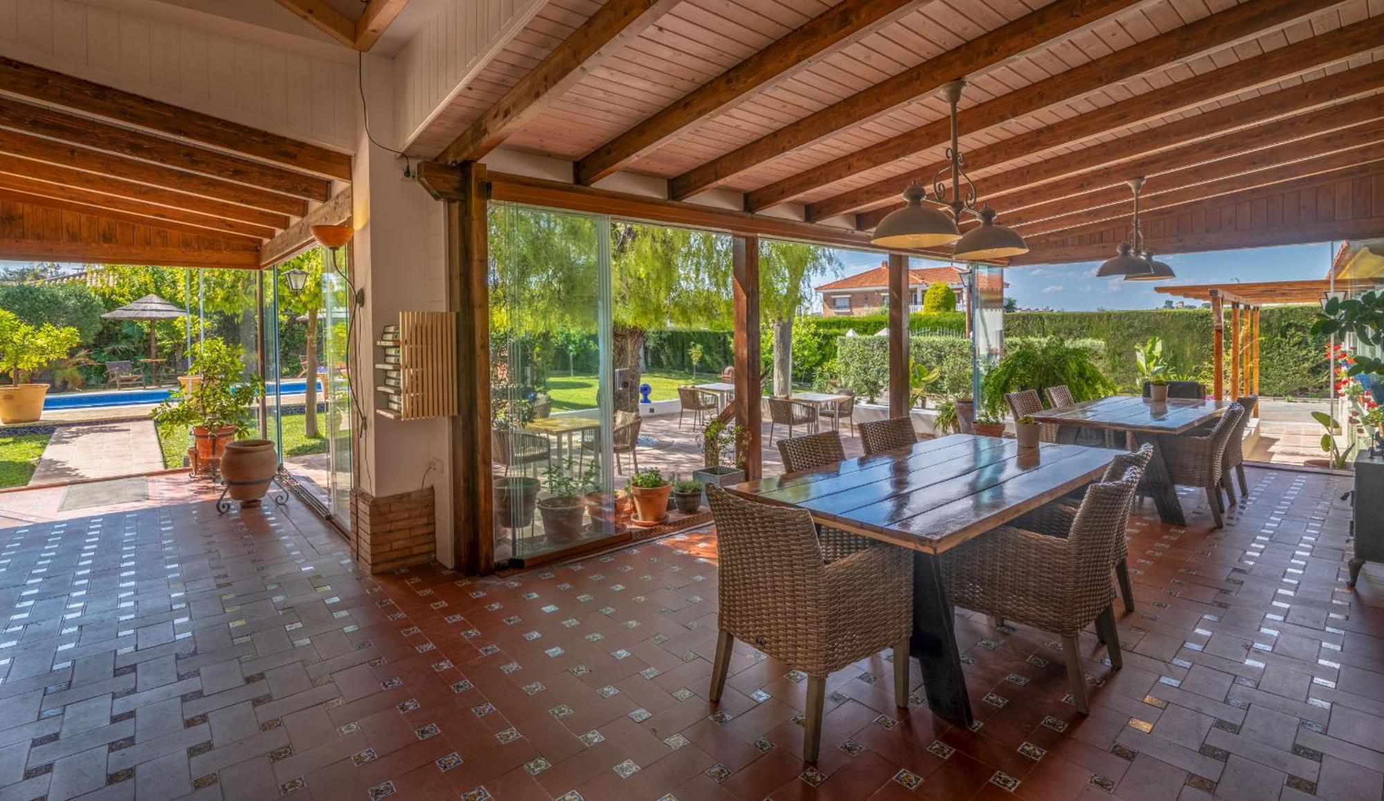 Casa Adelante Sevilla Bed & Breakfast